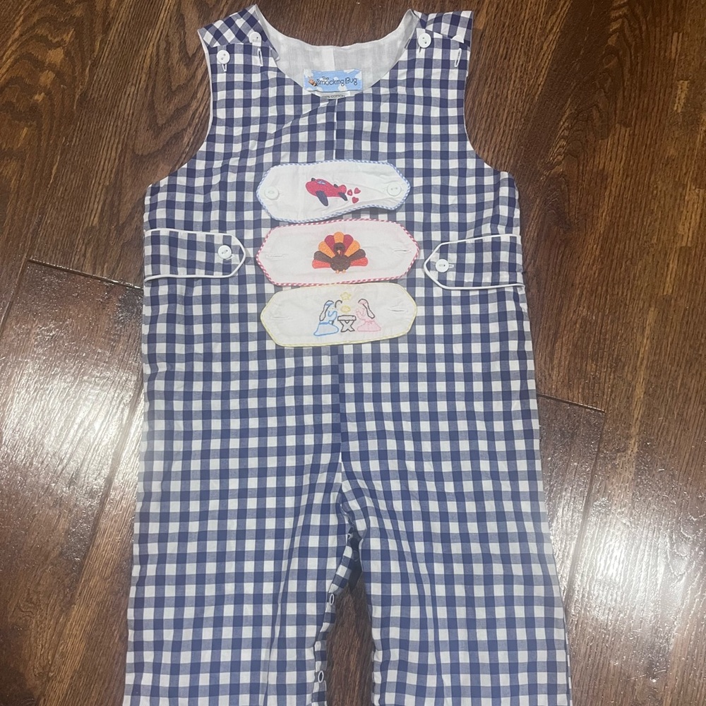 Smocking Bug longall with Christmas, Thanksgiving and Valentine’s Day tabs